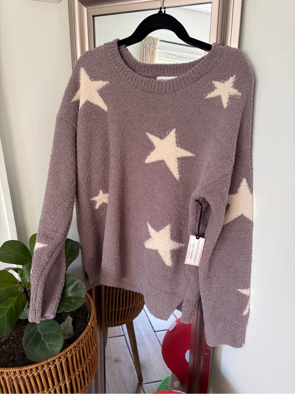 Cupcakes and Cashmere Women’s Medium Star Sweater – NWT